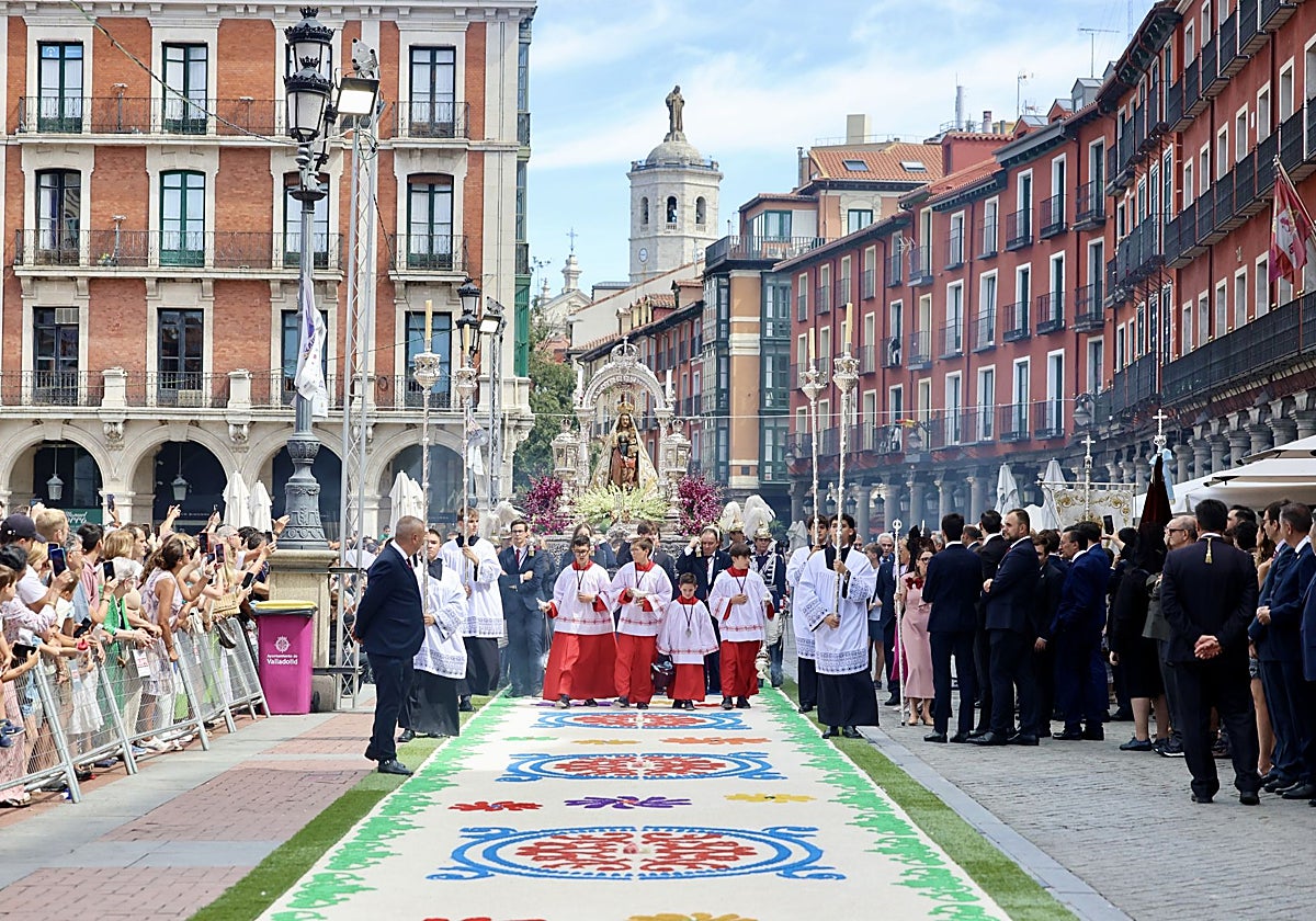 La Virgen de San Lorenzo regala esperanza en medio de una ciudad en fiestas