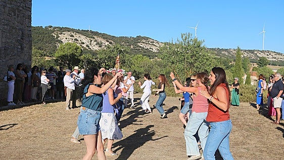 Valdecañas de Cerrato se entrega a la Virgen del Campo