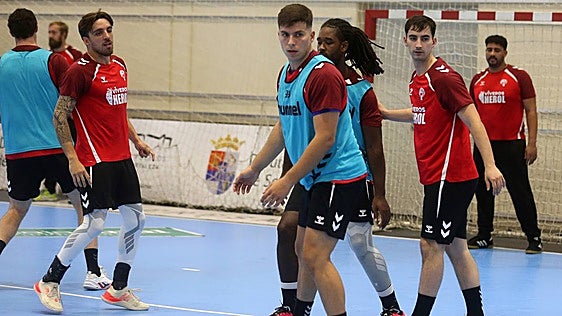 El Nava esgrime una plantilla amplia para recuperar su «estatus» en Asobal