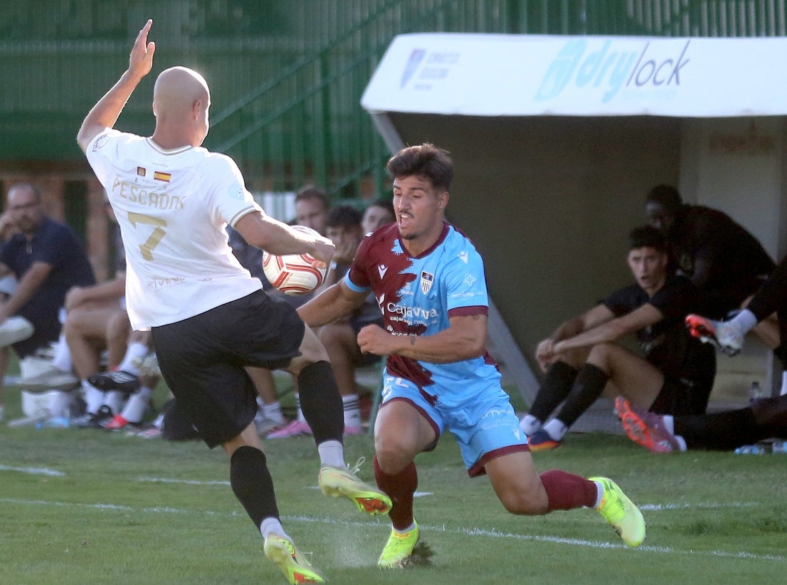 Fotos del partido entre la Segoviana y el Conquense