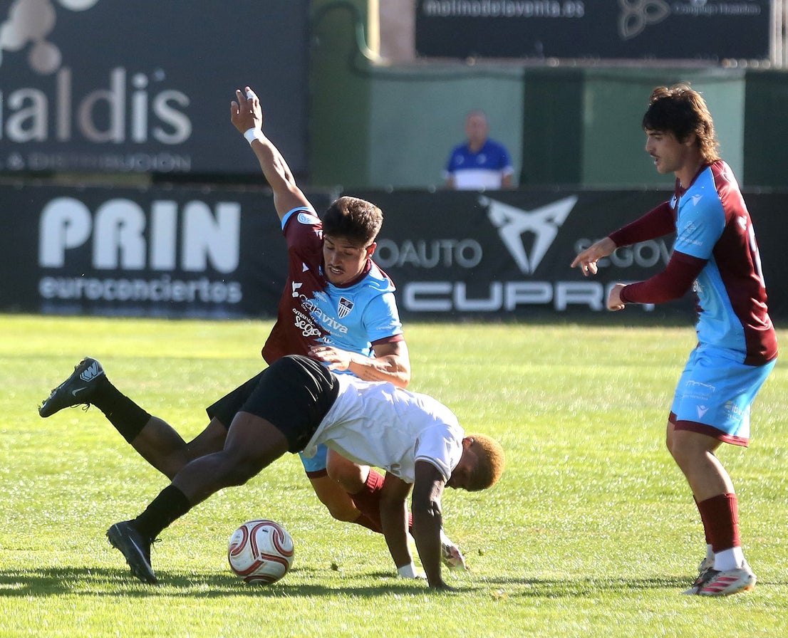 Fotos del partido entre la Segoviana y el Conquense
