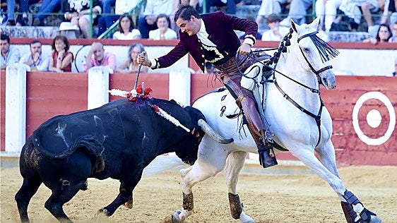 Cartagena, Galán y Pérez de Gregorio empatan a una oreja en el cierre del abono