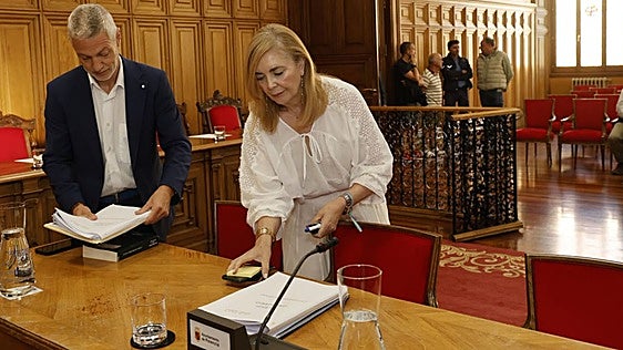 Rosa de la Peña vuelve a asesorar al Pleno de Palencia como secretaria general del Ayuntamiento