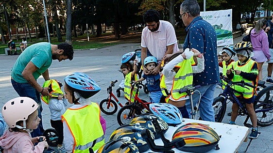 Un congreso sobre accesibilidad y un taller de circulación segura abren la Feria de Movilidad