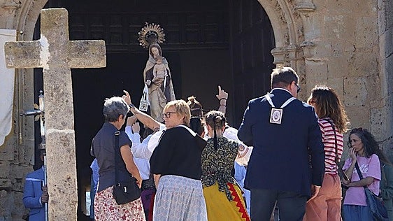 Las fotos de la misa y la procesión en honor de la Virgen del Carmen en Palacios de Campos