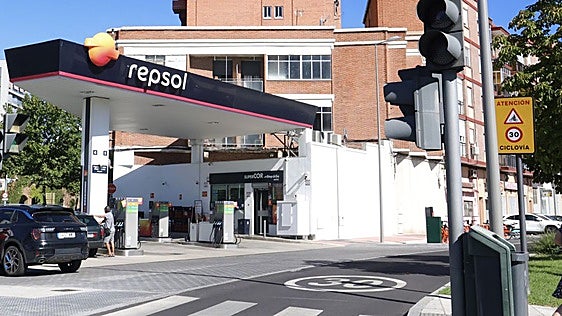 Amenaza con un cuchillo a otro okupa por un supuesto móvil robado en un hostal abandonado