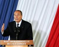 Chirac advierte de que Francia podría utilizar armas nucleares para combatir el terrorismo