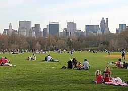 Nueva York prohíbe fumar en todos sus parques y playas