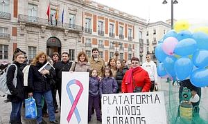 Concentración de integrantes de la Plataforma de Afectados de Clínicas de toda España de la Causa de Niños Robados llevada a cabo en Madrid. / Archivo