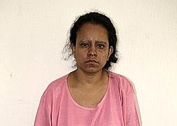 Maria del Carmen Ríos García, acusada de mutilar a su hijo. / Foto: Stringer (Reuters) | Vídeo: Atlas