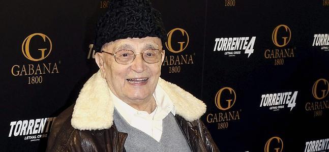 El actor Tony Leblanc, durante el estreno de 'Torrente 4'. / Alberto Martín (Efe) | YouTube