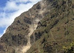 Desprendimientos que se han producido en una ladera del municipio de La Frontera. / Efe
