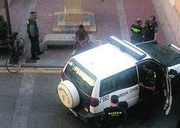 Desarma a un individuo que entró a misa portando un revólver