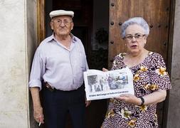 Francisco Florido, junto a su mujer. / Efe