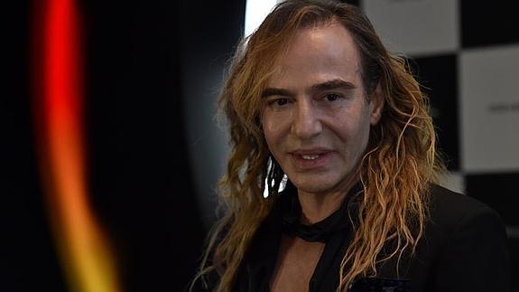 Galliano, durante su presentación