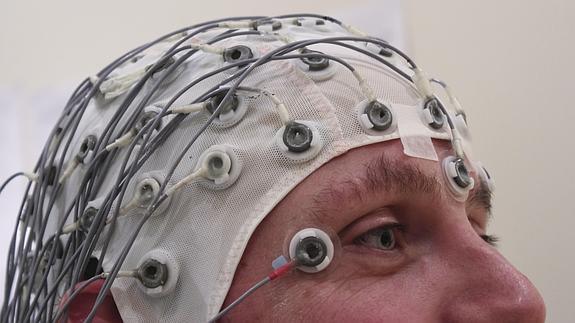 Un 'casco' con sensores para determinar la zona del cerebro donde se encuentra la epilepsia