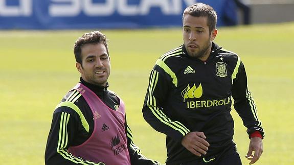 Cesc, con Alba en el entrenamiento del sábado. 