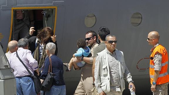 Llegan a Madrid los españoles evacuados de Libia