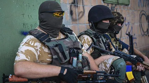Soldados ucranianos pertenecientes al batallón Donbass. 