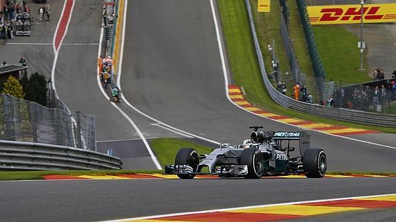 Hamilton, durante los entrenamientos libres. 