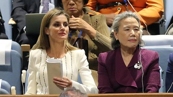 La reina Letizia, junto a la esposa de Ban Ki Moon.