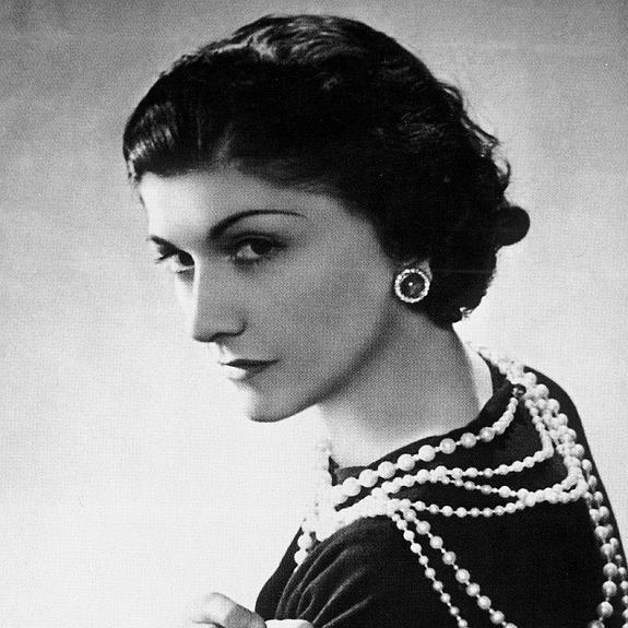 La diseñadora Coco Chanel. 