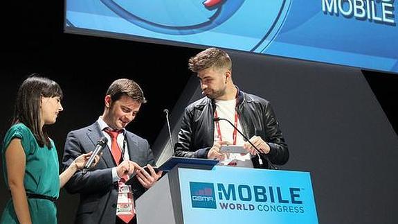 Gerard Piqué, durante la entrega.