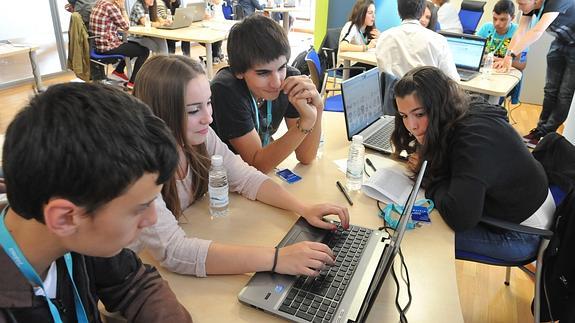 En los colegios españoles hay 3 ordenadores por cada 10 alumnos.