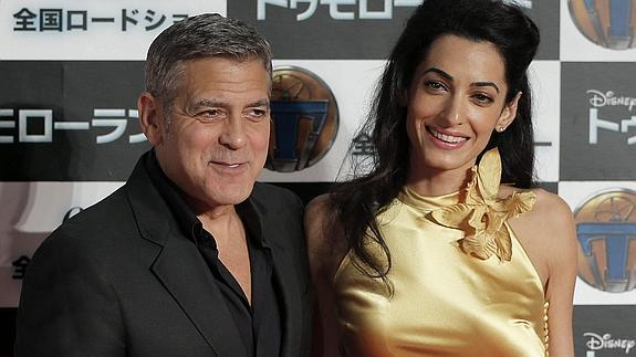George Clooney y su esposa, Amal, en la presentación de 'Tomorrowland'.