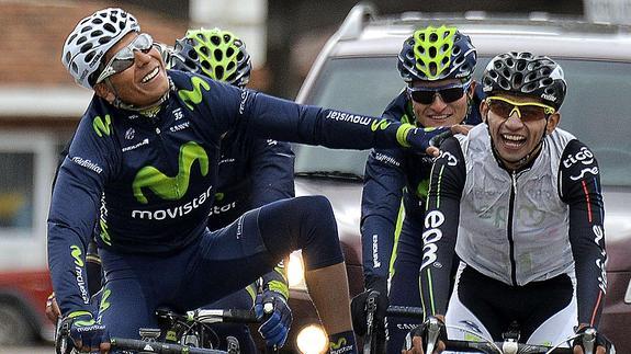 Nairo Quintana (i), durante un entrenamiento. 