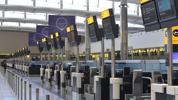 Solo el 20% de los viajeros solicitaron atención de un miembro del personal para facturar.