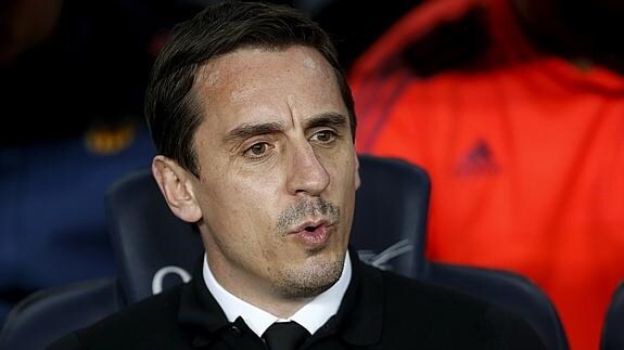 Neville, durante un partido del Valencia. 