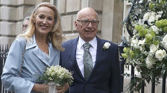 Jerry Hall y Rupert Murdoch, tras la boda.