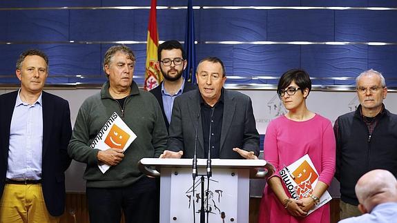 Rueda de prensa del equipo negociador de Compromís.