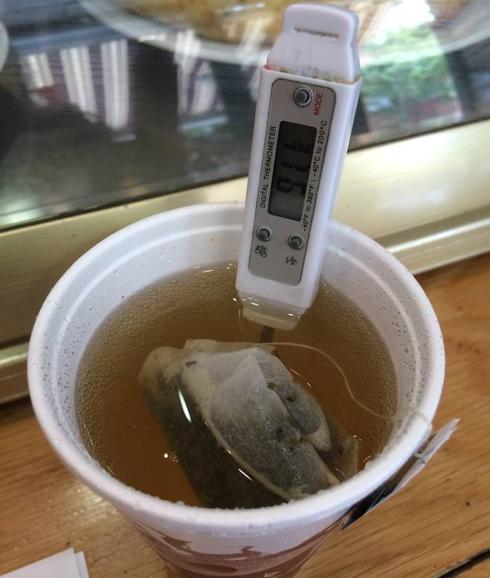 Un vaso de té a 91,1 grados centígrados.