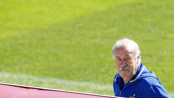 Del Bosque observa. 