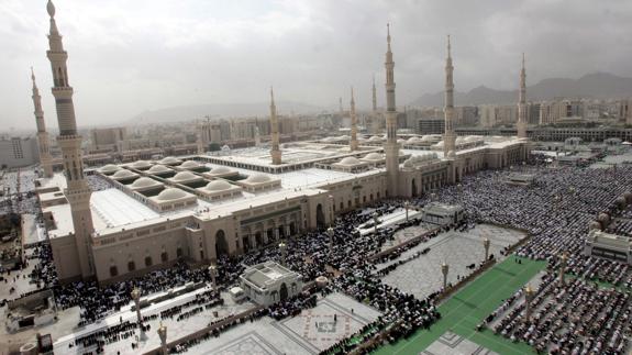 Aspecto exterior de la Mezquita del Profeta, situada en la ciudad saudí de Medina.