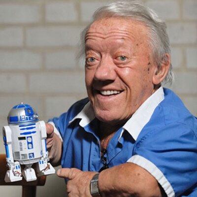 Muere Kenny Baker, el actor que dio vida a R2-D2 en 'La guerra de las galaxias'