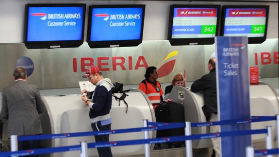 Mostrador de la línea aérea Iberia en el aeropuerto de Ciudad de México.