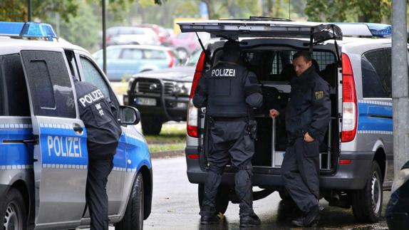 Agentes desplazados a la zona. 