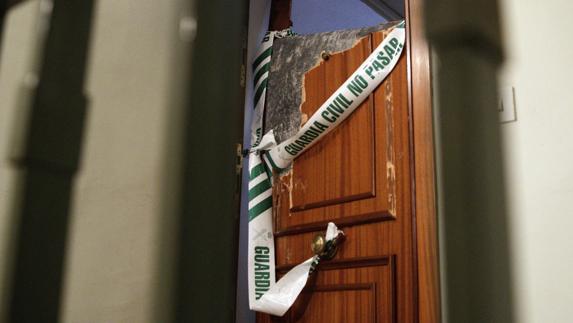 Vivienda donde el padre apuñaló a su hija.