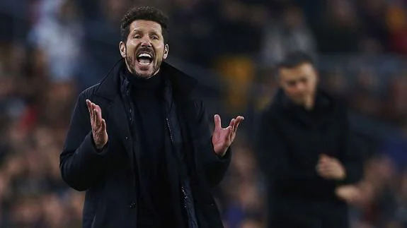 Simeone, ante el Barcelona. 