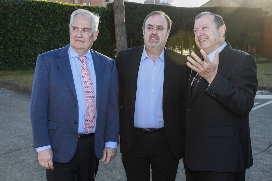 Fernado Rey junto al delegado de la Junta y el director del instituto Lancia. 