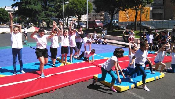 Escalada, ciclismo y gimnasia en las Escuelas Deportivas de León.
