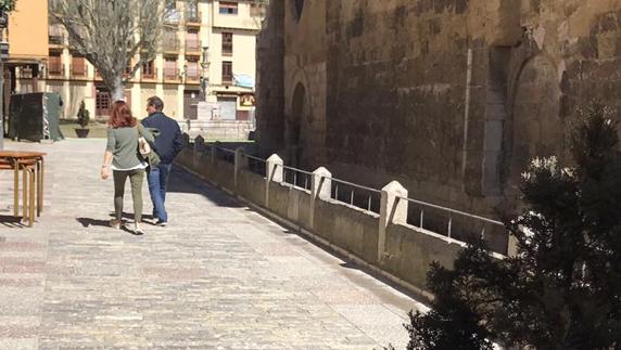 Uno de los 'nuevos' accesos a la plaza del Grano.