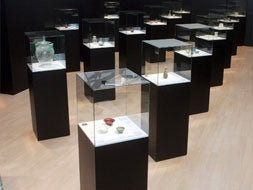 Piezas de una exposición en el Museo del Vidrio. / A. DE TORRE