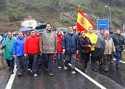 Una marcha a pie reivindica la conexión entre Zamora y la frontera portuguesa mediante una vía rápida