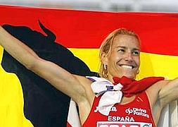 Marta Dominguez celebra la segunda plaza en Barcelona el pasado año. / Foto: Reuters