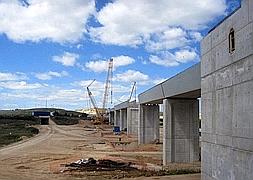 Adif inicia la construcción del viaducto sobre la autovía A-62 entre las salidas de Magaz y Venta de Baños