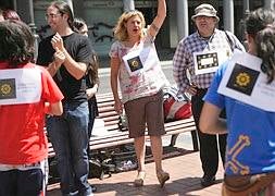 Los indignados protestan por el desalojo. Foto: Gonzalo S. M. / Vídeo: Rodrigo Ucero y José Arroita.